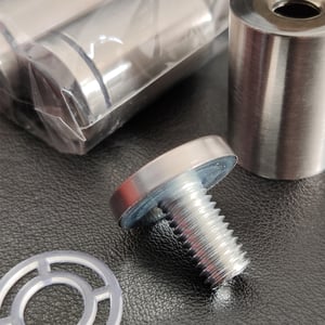 Αποστάτες για στερέωση πλεξιγκλάς