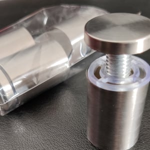 Αποστάτες για στερέωση πλεξιγκλάς