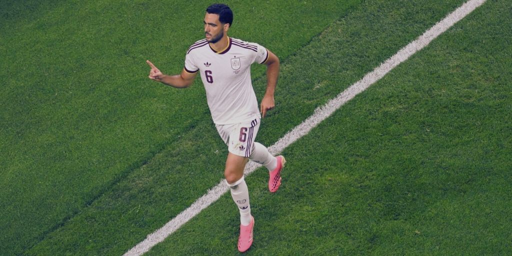 Mikel Merino celebrating his goal against Portugal at the World Cup