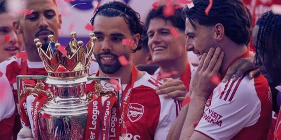 David Raya, William Saliba, Christian Norgaard,Victor Gyokeres and Declan Rice holding the English Premier League Title