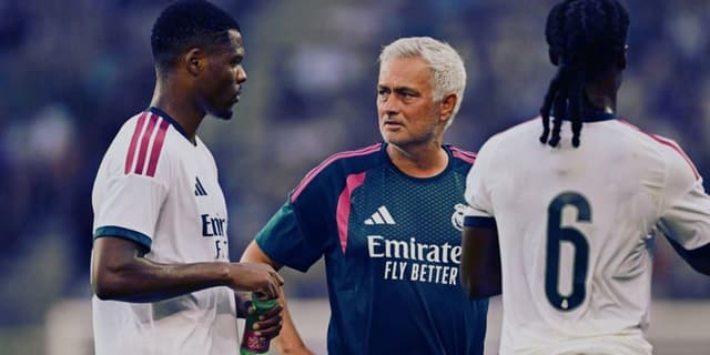 Jose Mourinho, Denzel Dumfries and Eduardo Camavinga at Real Madrid training