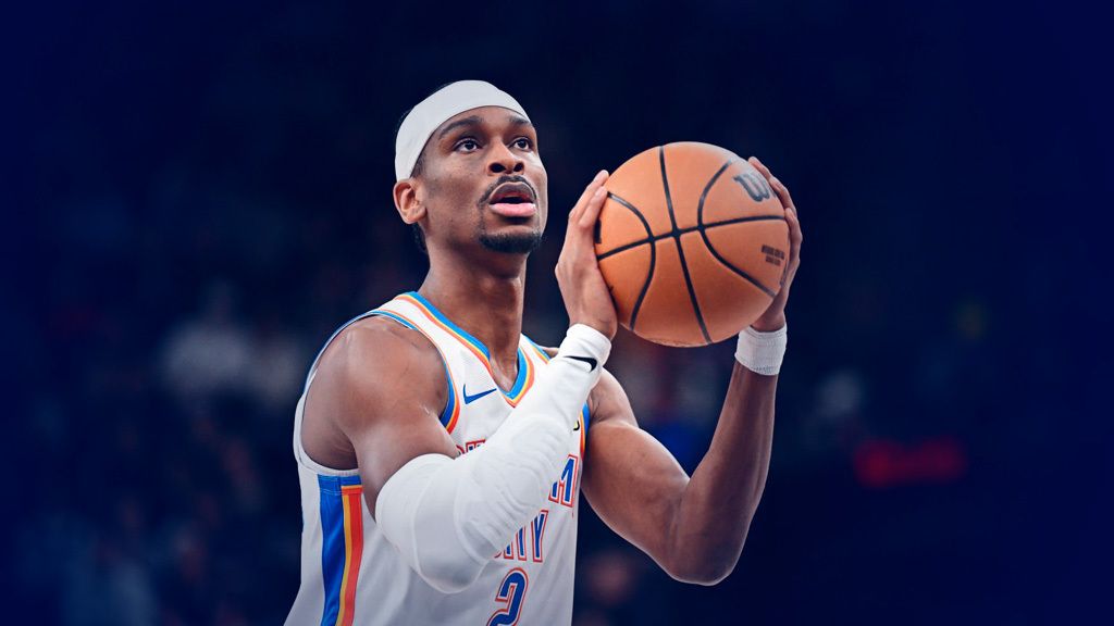 Shai Gilgeous Alexander in a Shooting Motion With the Ball Still Palmed