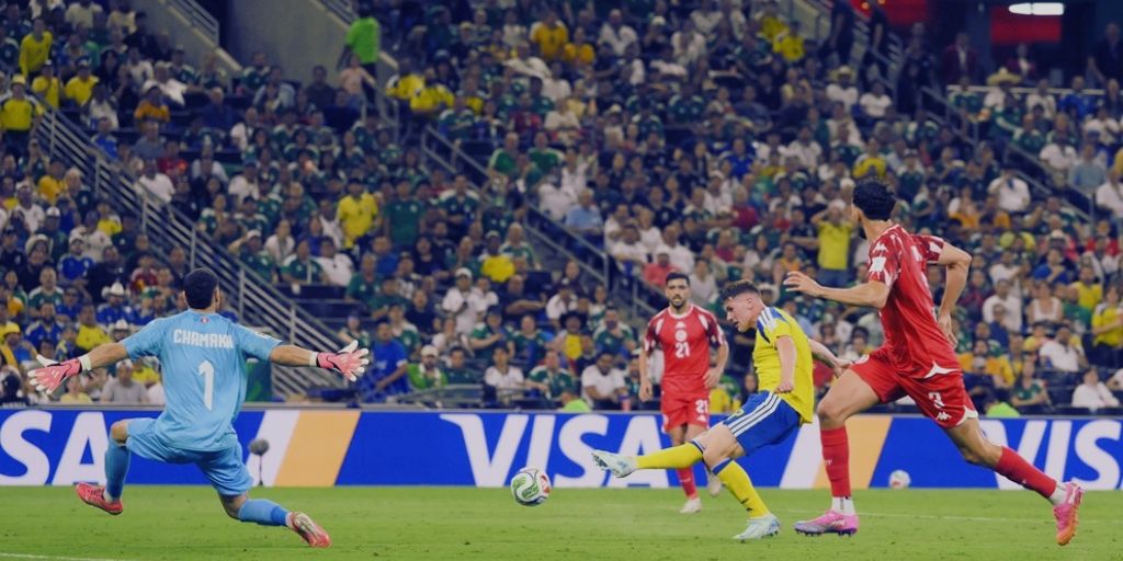 Victor Gyokeres scoring his first World Cup goal for Sweden