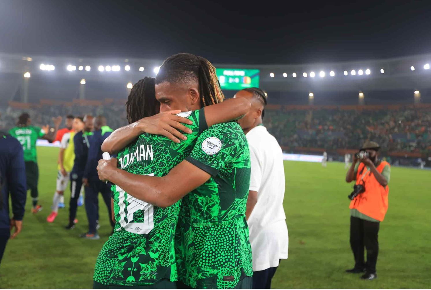 Iwobi hugging Ademola Lookman after losing the AFCON final to Ivory Coast