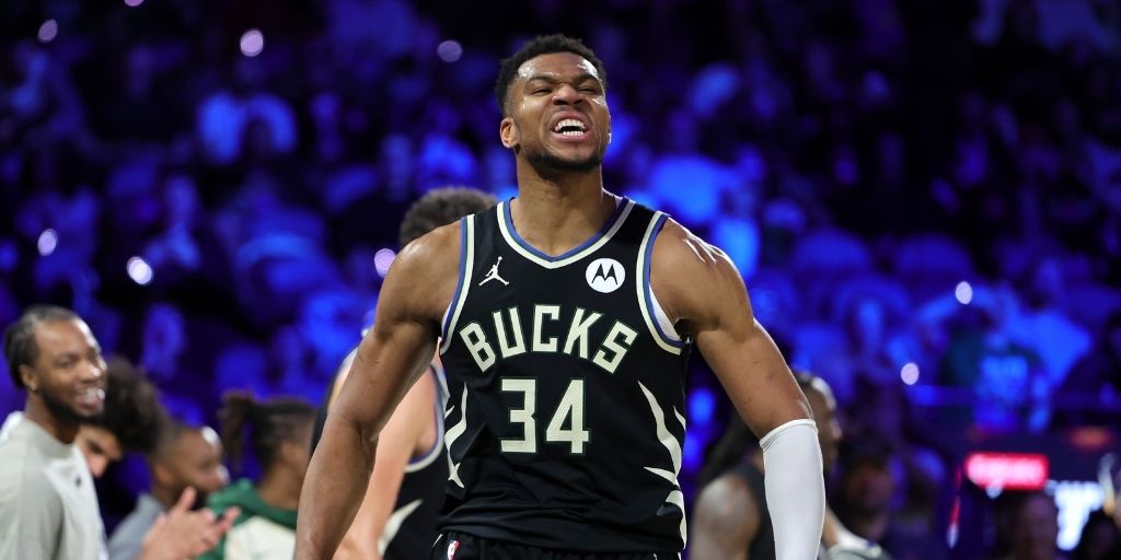 Giannis Antetokoumpo celebrating