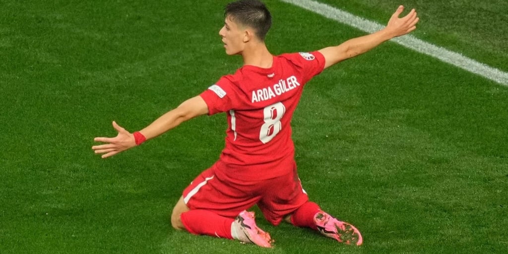 Arda Guler celebrating goal for Turkey
