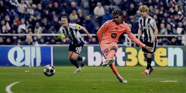 Lamine Yamal scores penalty against Newcastle