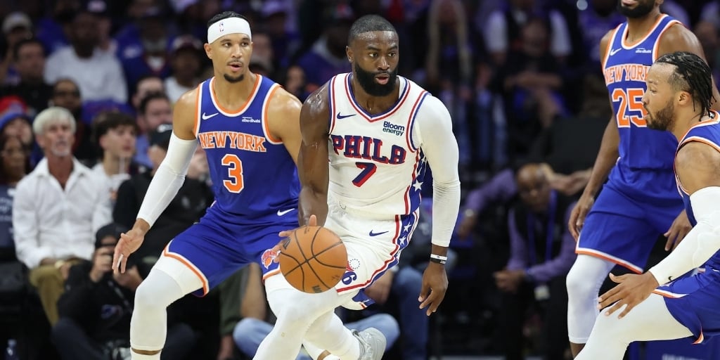 Jaylen Brown of the Philadelphia 76ers vs Josh Hart and Jalen Brunson of the New York Knicks.jpg