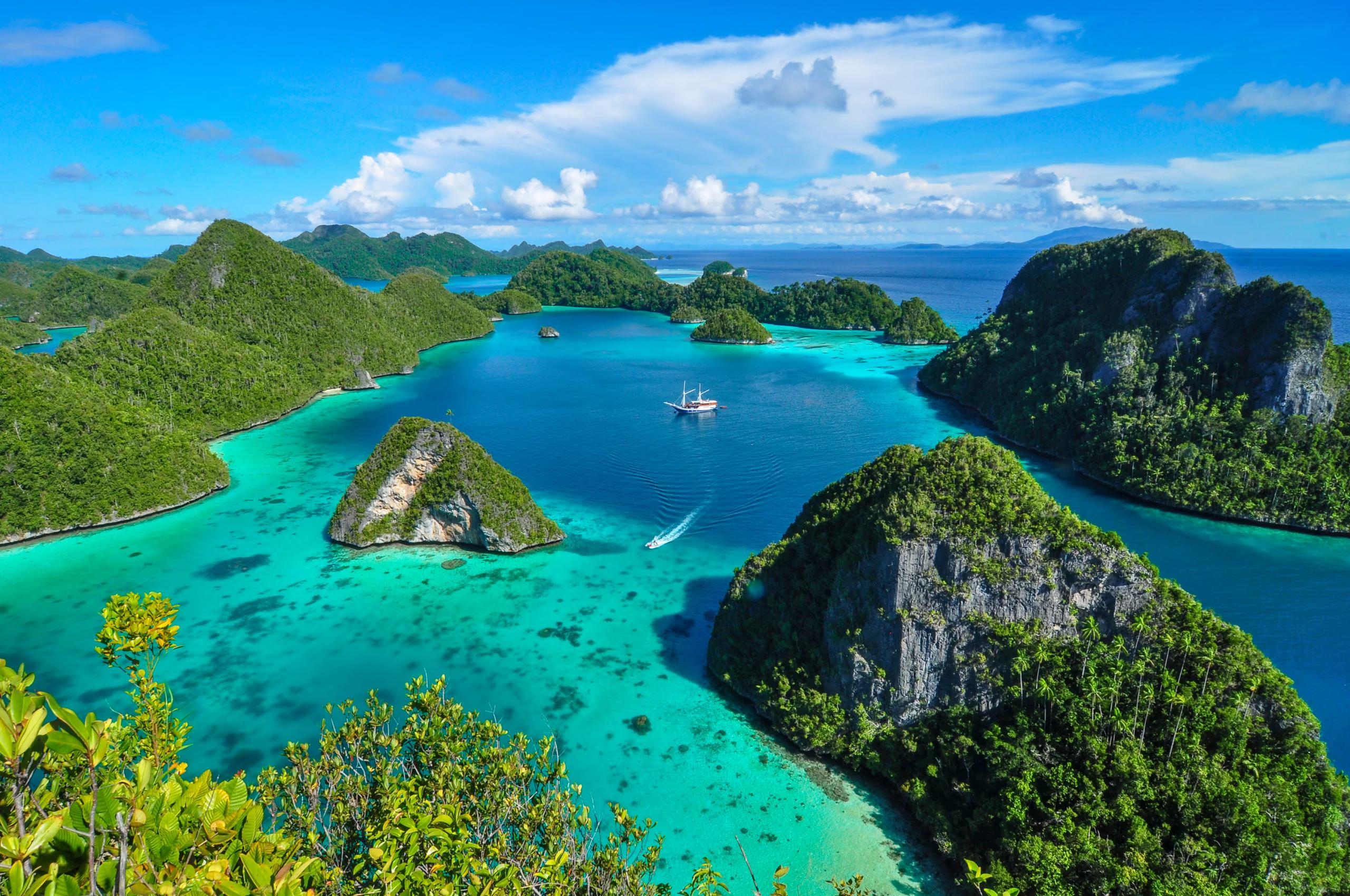 Sail in Style: The Top 5 Luxury Liveaboards in Indonesia for 2025