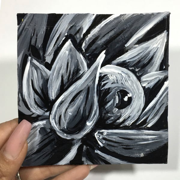 Gözü Olan Yaratık Çiçek Orijinal Küçük Akrilik Tablo