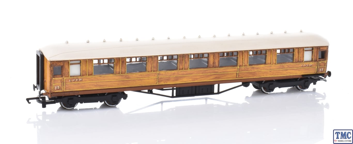 OO Gauge Kit Built LNER Teak Coach Compartment Coach 1479 Painted Teak Pre Owned