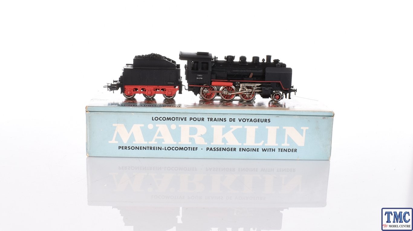 3003 Marklin HO OO Gauge AC Steam Loco and Tender 24058 Black Good Runner Box Wear and Tears Pre Owned