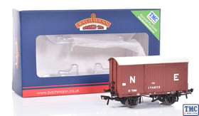 38-552A Bachmann OO Gauge 10 Ton LNER Fish Van NE 174873 Brown (Pre-Owned)
