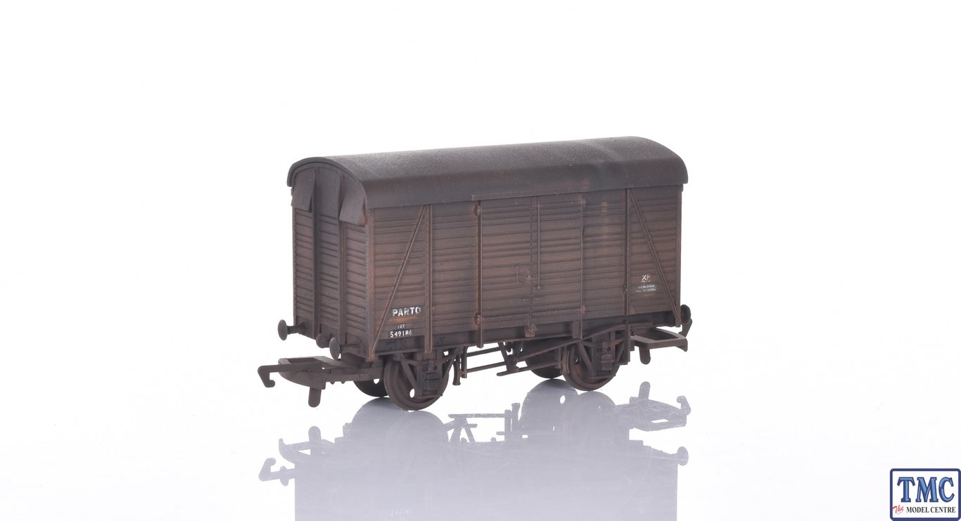 BR Twin Vent Van S49186 - Era 6 BR Twin Vent Van S49186 - Era 6