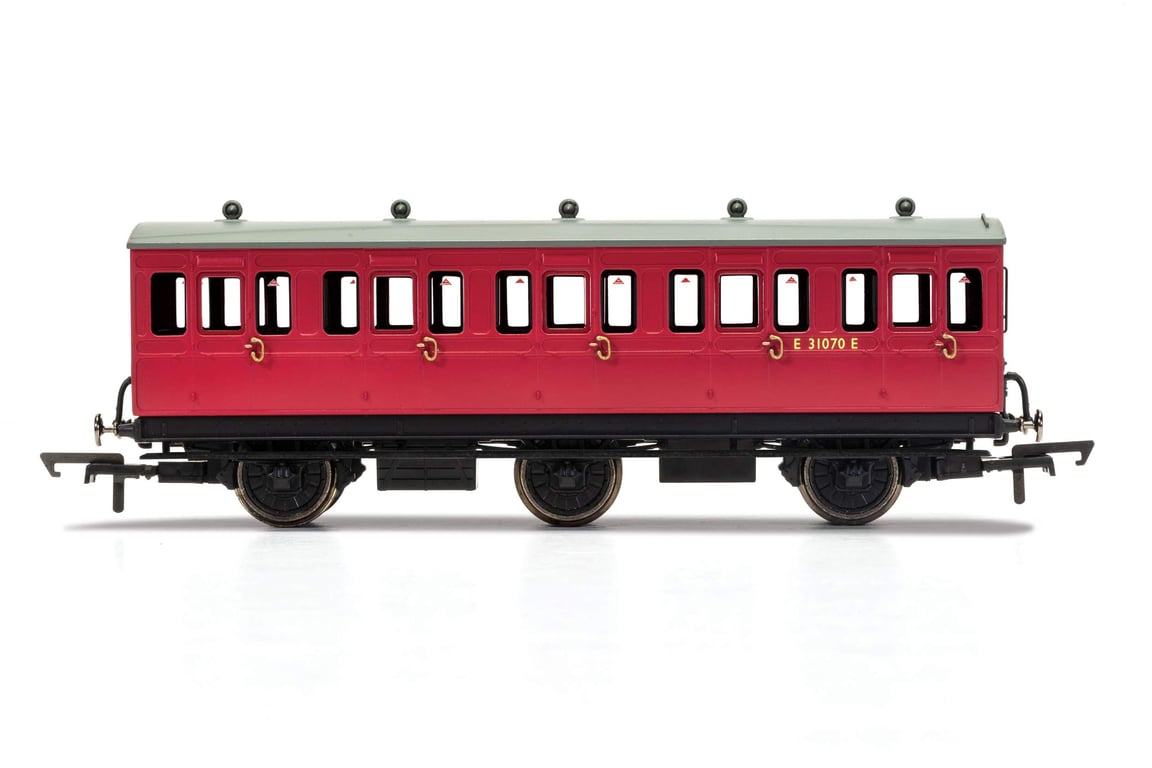BR, 6 Wheel Coach, 3rd Class, E31070 - Era 4 BR, 6 Wheel Coach, 3rd Class, E31070 - Era 4