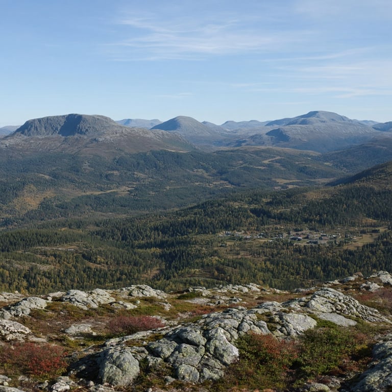 Utsikt fra Tempelnatten mot Tempelseter, Drotninggutunatten, Ranten og Gråfjell