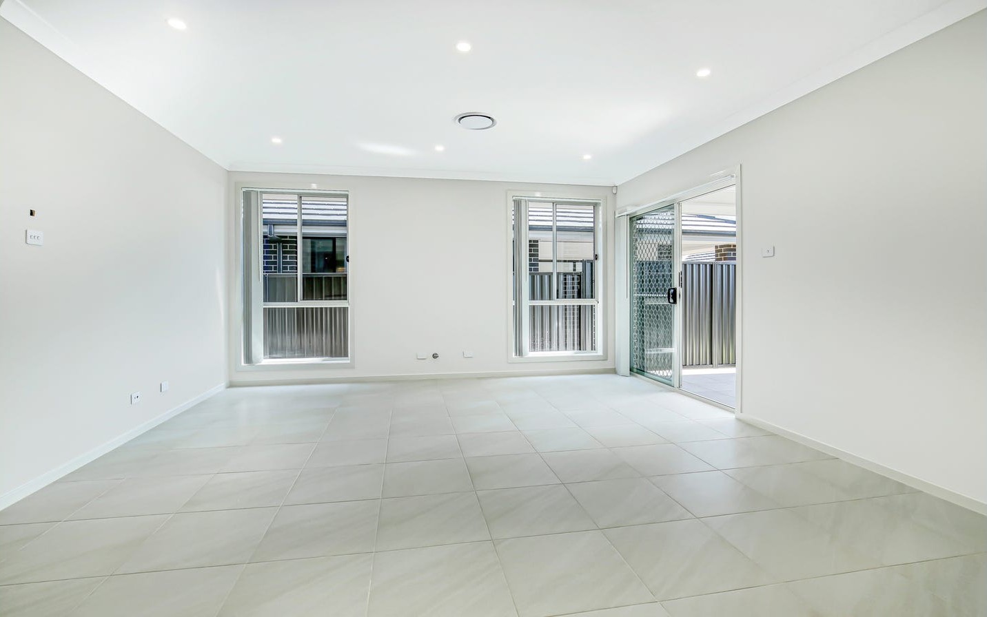 6 Driftway Street, Austral NSW 2179 — image 4 of 9