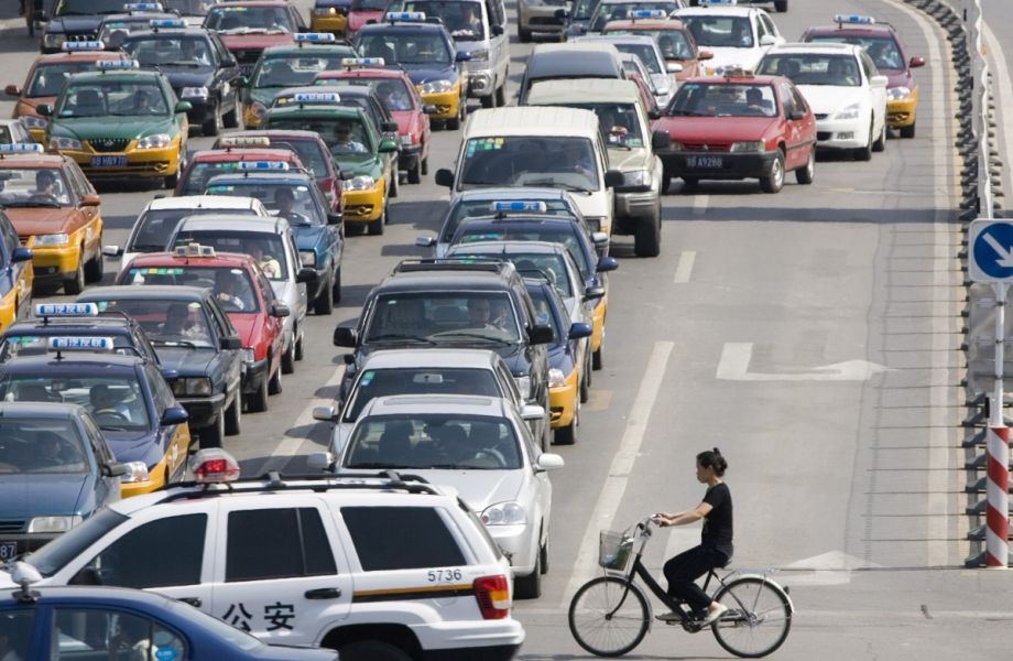 Feature image of TechNode: Report shows bike rentals and ride-hailing are solving China’s traffic problems