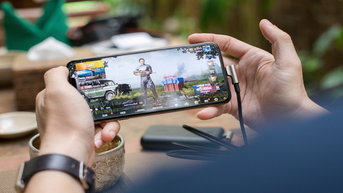 Feature image of From Masked Warriors to a Livestreaming Boom: China’s Gaming Industry in the Age of Covid-19
