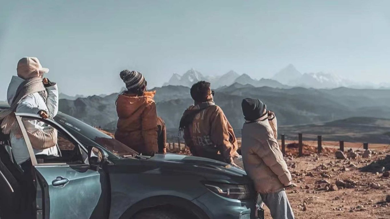 Feature image of Amid the Pandemic, Road Trips Have Exploded in Popularity in China