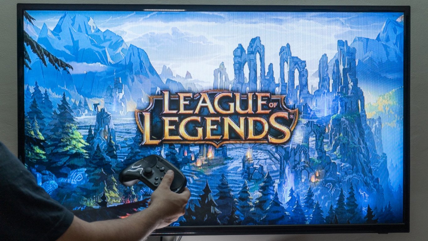 blødende golf Tryk ned Iconic Director Zhang Yimou to Create 'League of Legends' Web Series —