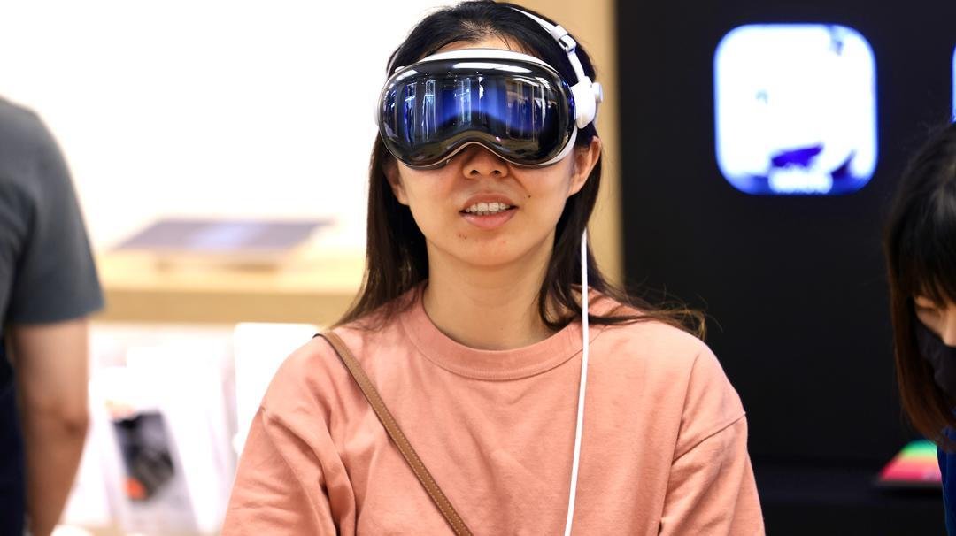 Feature image of Chinese Netizens Are Less Than Impressed With the Apple Vision Pro