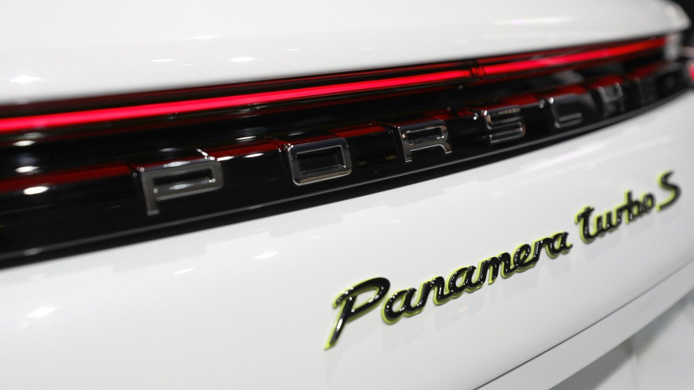 Porsche Lists Panamera at Wrong Price in China