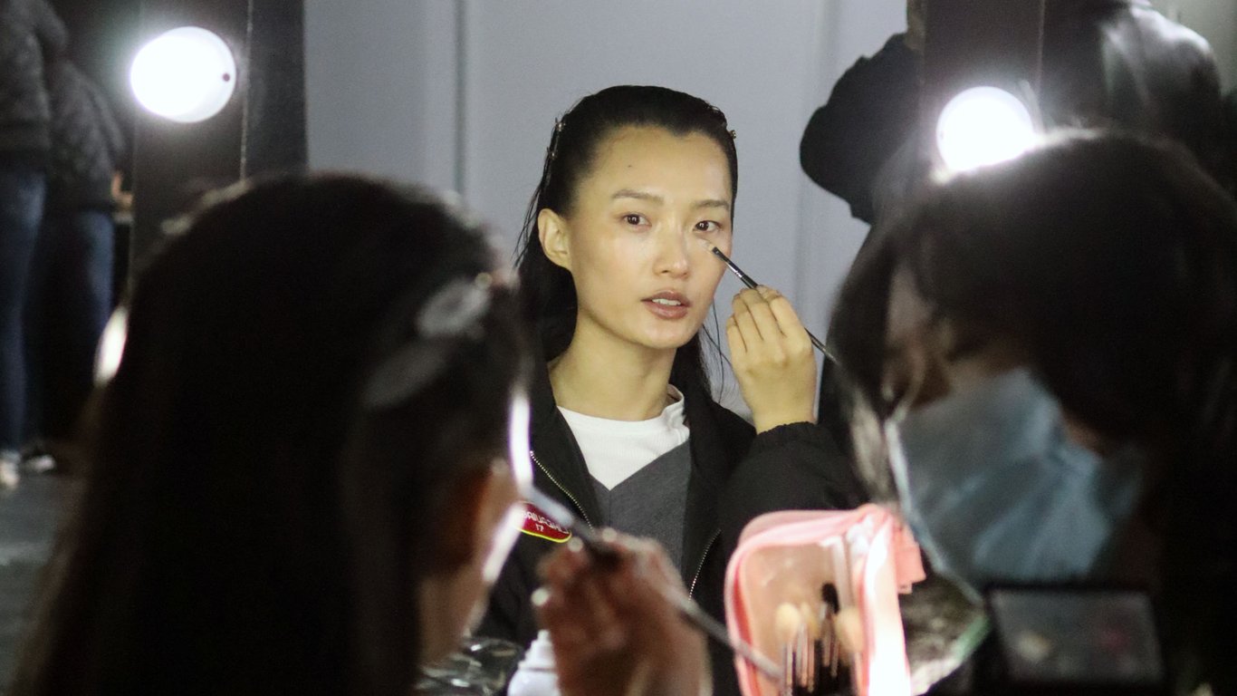 Feature image of Slice of Life: An Inside Look at Being a Chinese Model