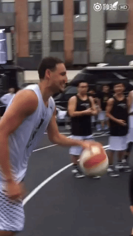 Feature image of Klay Thompson Rejected by a Chinese Rim