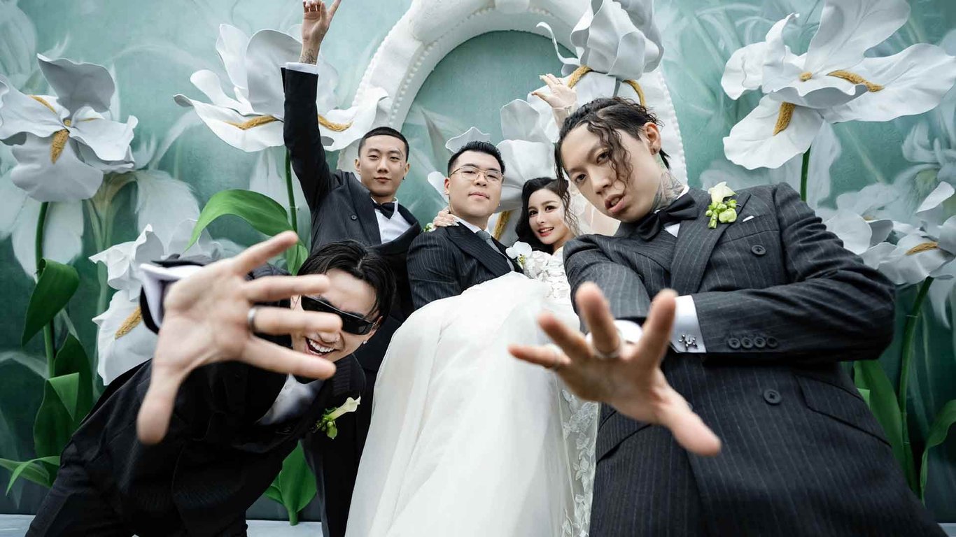 Feature image of Chinese Netizens Roast Higher Brothers’ KnowKnow for Tacky Wedding
