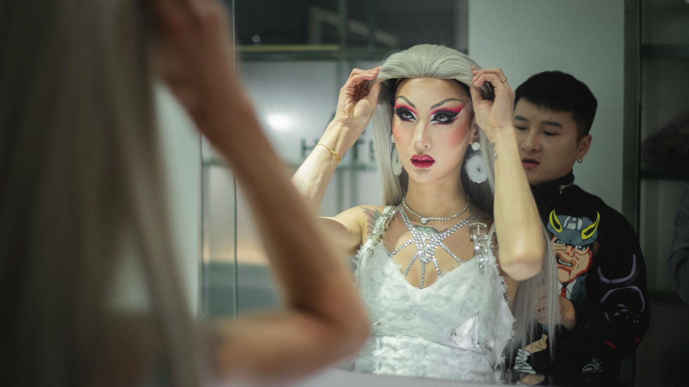 china drag queen shanghai lucca 390 lgbt lgbtq pride kudos chyna