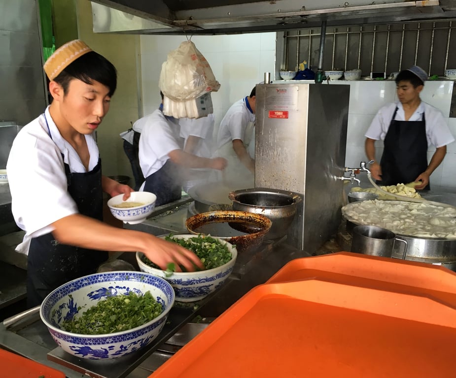 lanzhou lamian wumule beef noodles