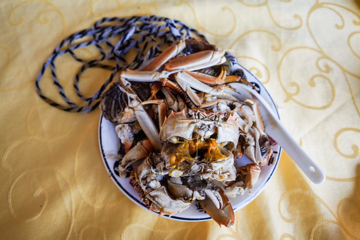 Yangcheng Lake hairy crab eaten