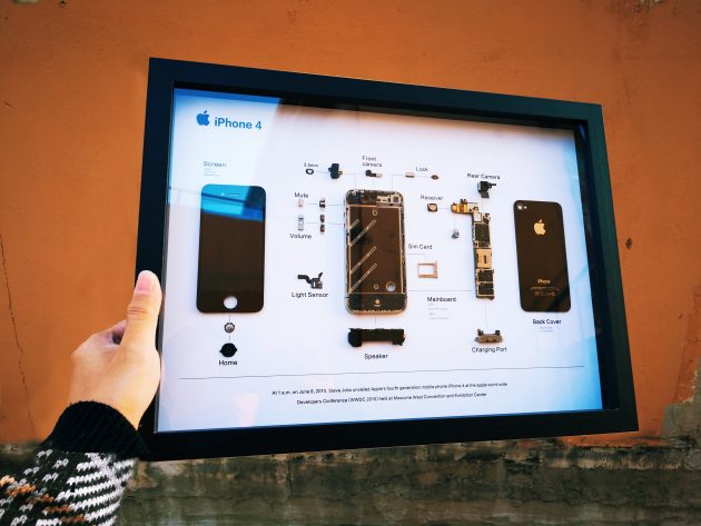 e waste art iphone 4
