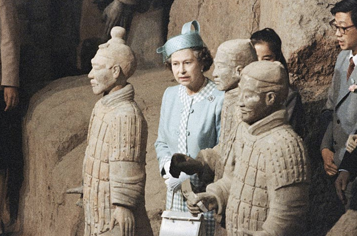 Queen-Elizabeth-china