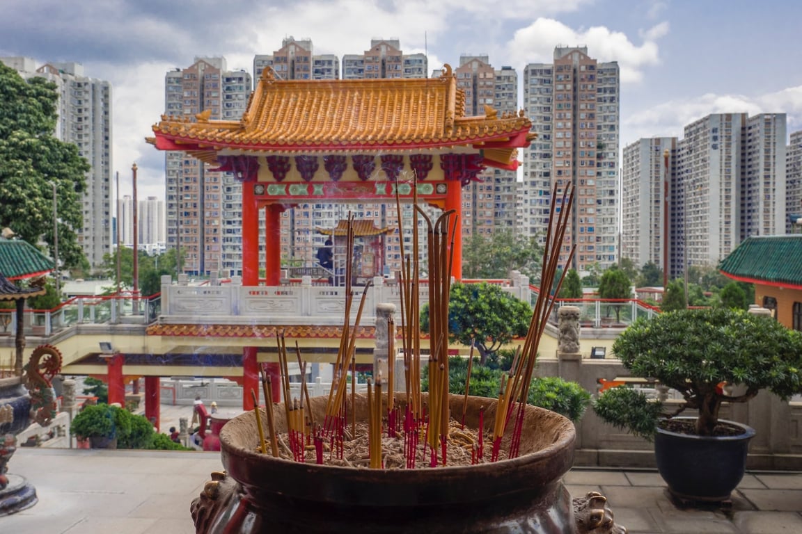 Feature image of Millions Lost in Hong Kong ‘Feng Shui Investment’ Scam
