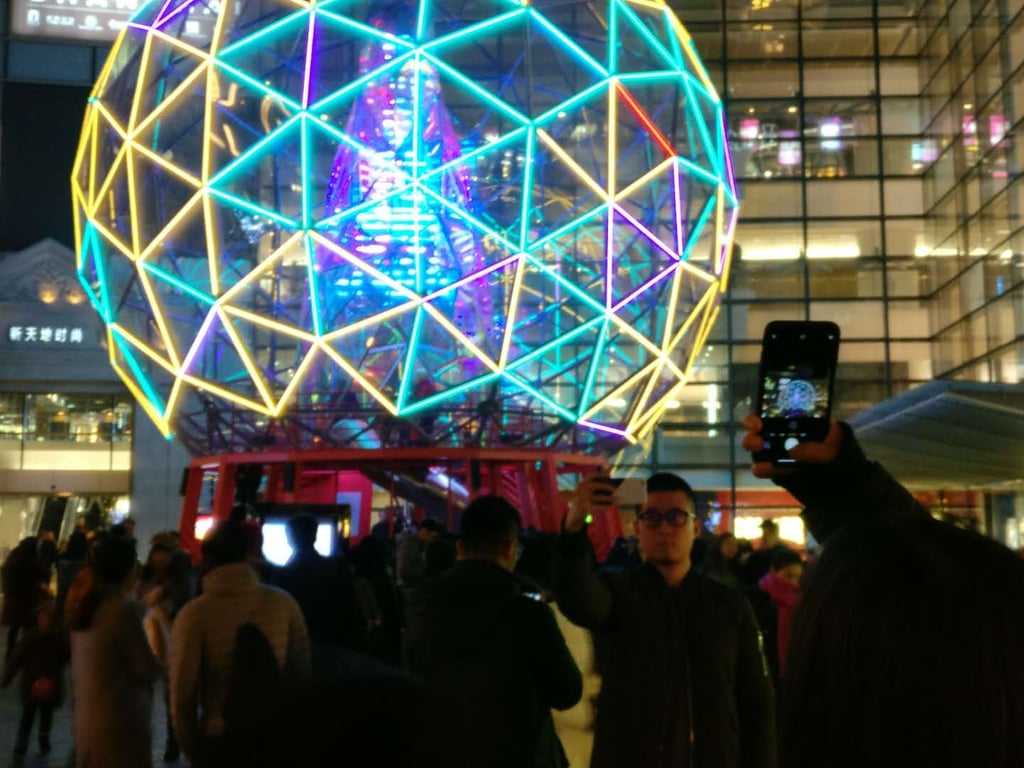 Feature image of Photo of the day: Xintiandi Xmas Selfies