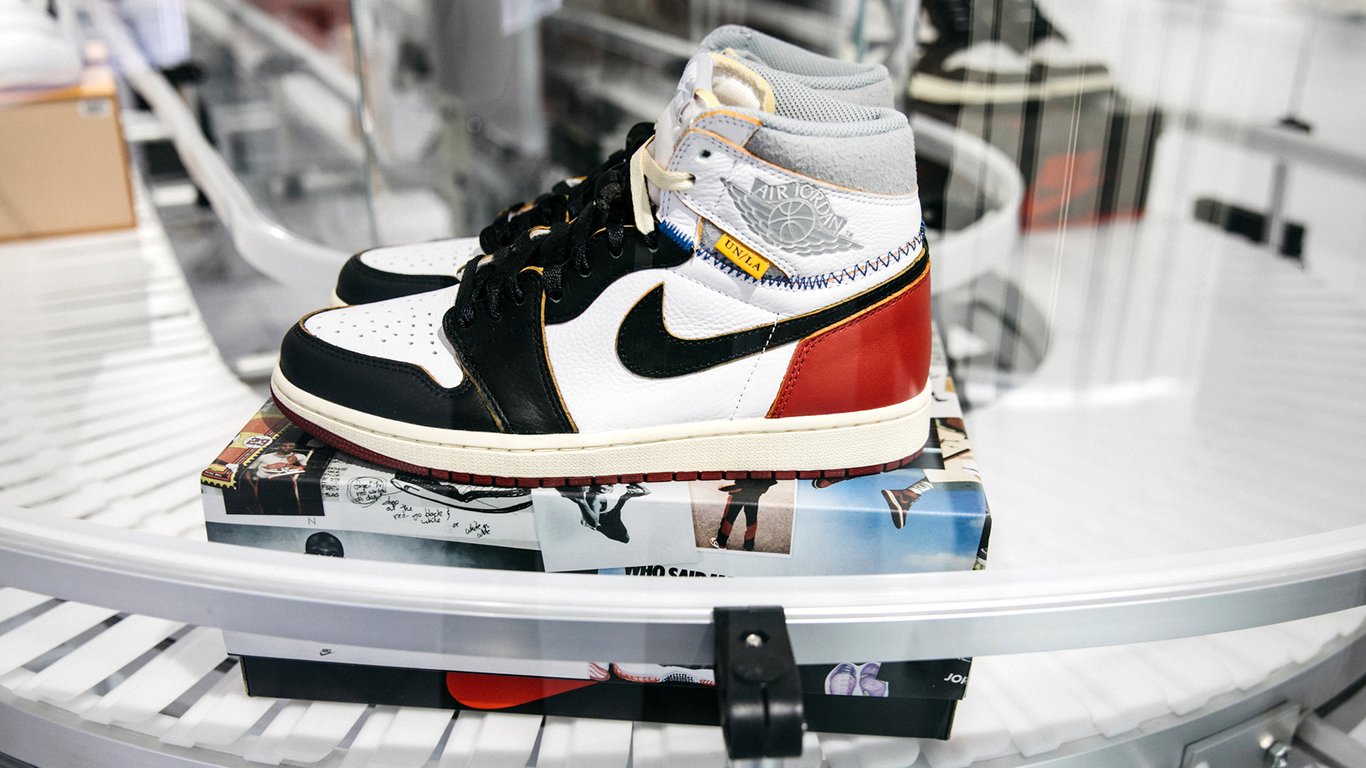Descartar gusto Faial Sneaker Obsessed: Why Chinese Millennials are Shelling Out More Than E