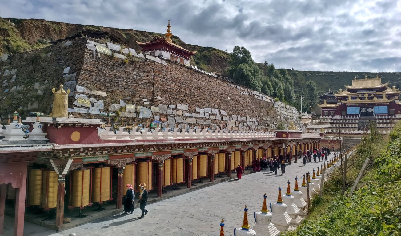 buddhist temple china, temple retreat, buddhist temples