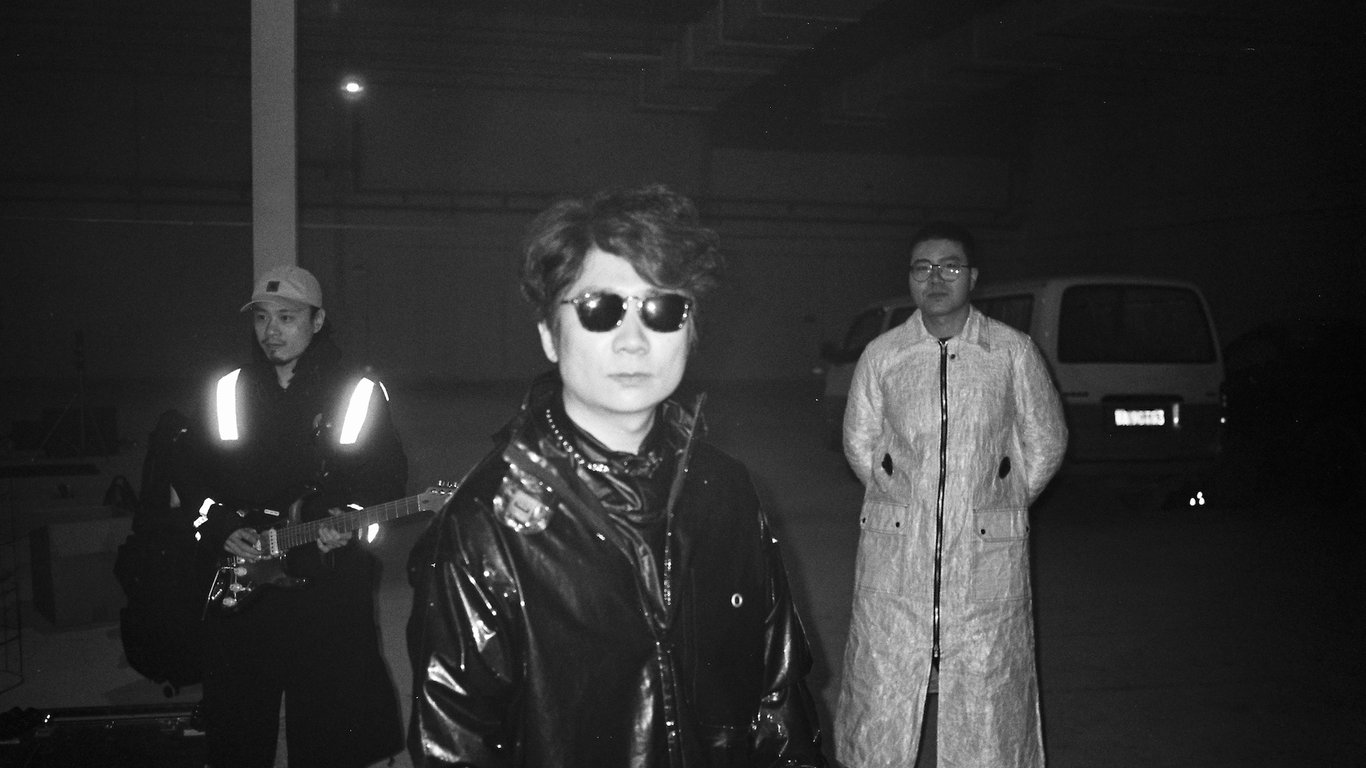 Feature image of Wuhan Band Hardcore Raver in Tears Contribute to Gang of Four Tribute Album