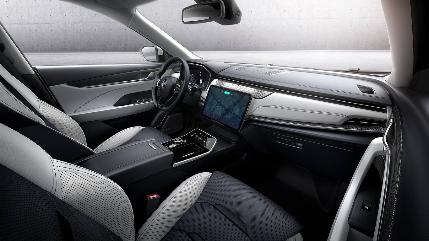 Feature image of Weltmeister’s Smart SUV Rolls Off “Record-Breaking” Production Line