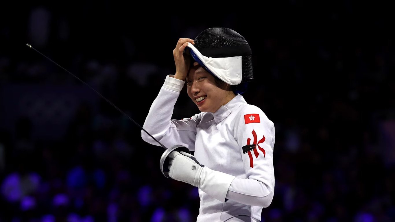 Feature image of V for Victory: Fencer Vivian Kong Man-wai’s Incredible Hong Kong Spirit