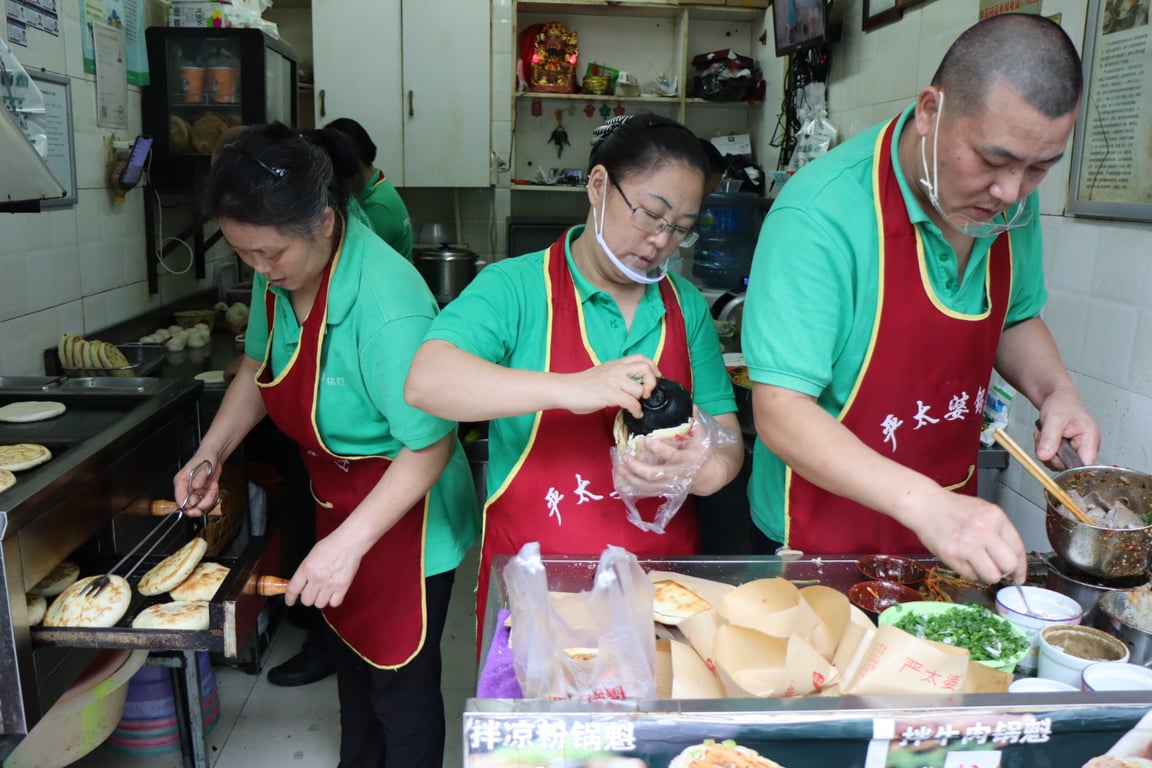 chengdu best streetfood yan taipo guokui kitchen