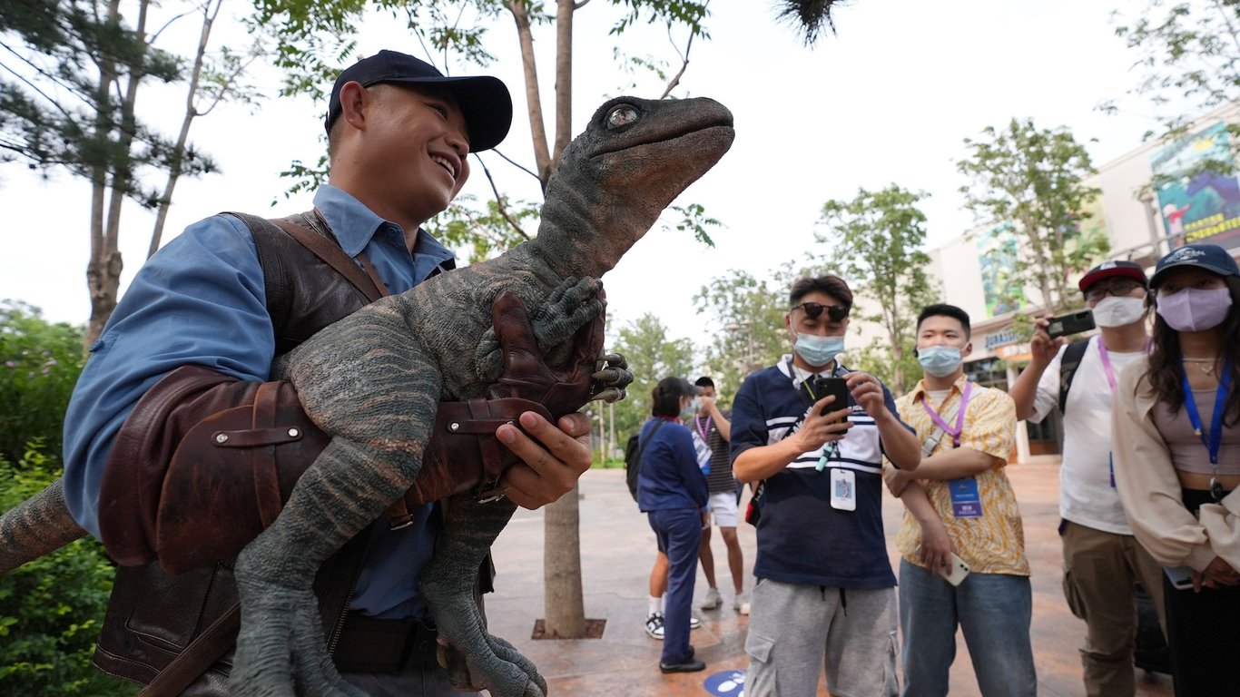 Baby Raptor Universal Beijing