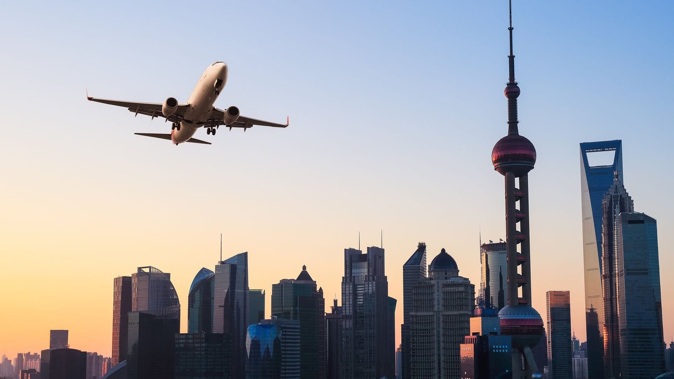 Feature image of As Zero-Covid Measures Relax, Chinese People Are Eager to Travel