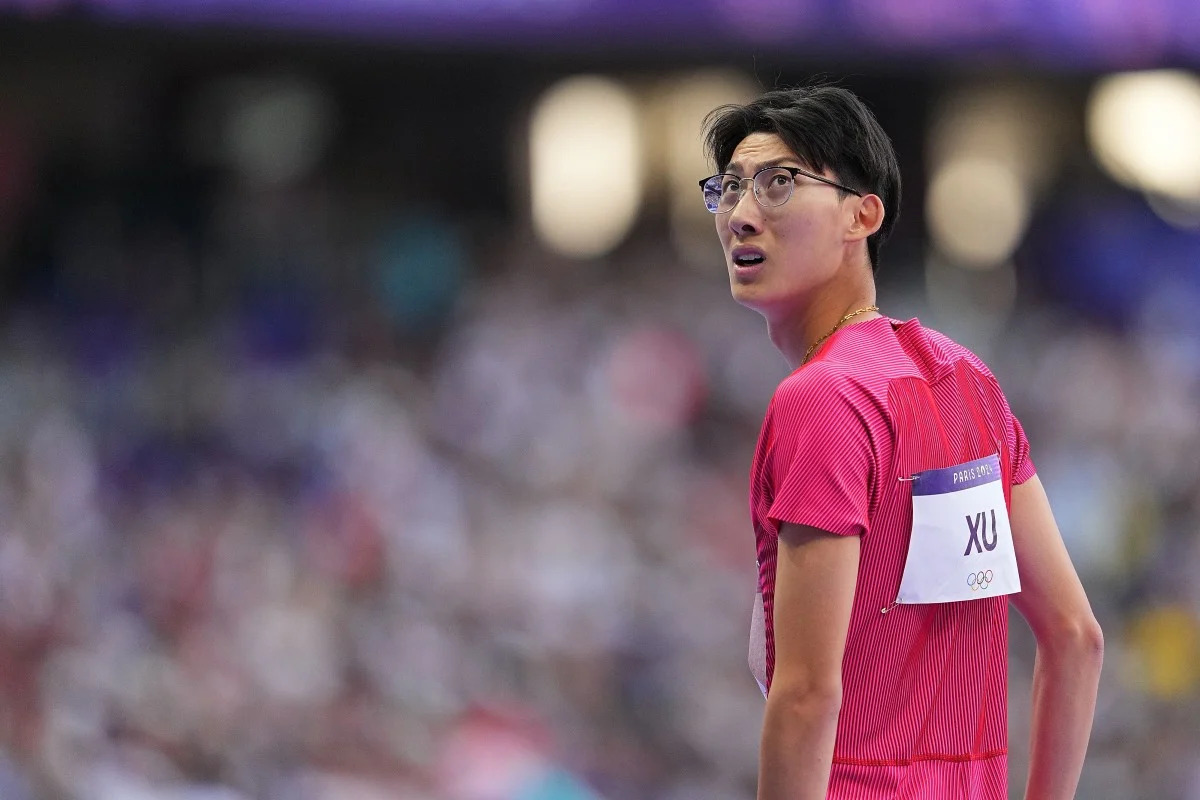 Feature image of China’s “Nerdy Hurdler” Xu Zhuoyi Misses Finals But Gains Fans