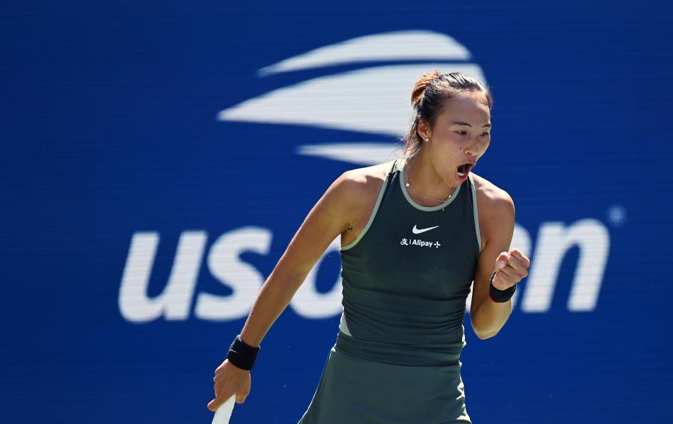 Feature image of Chinese Tennis Star Zheng Qinwen Advances to Third Stage of the US Open