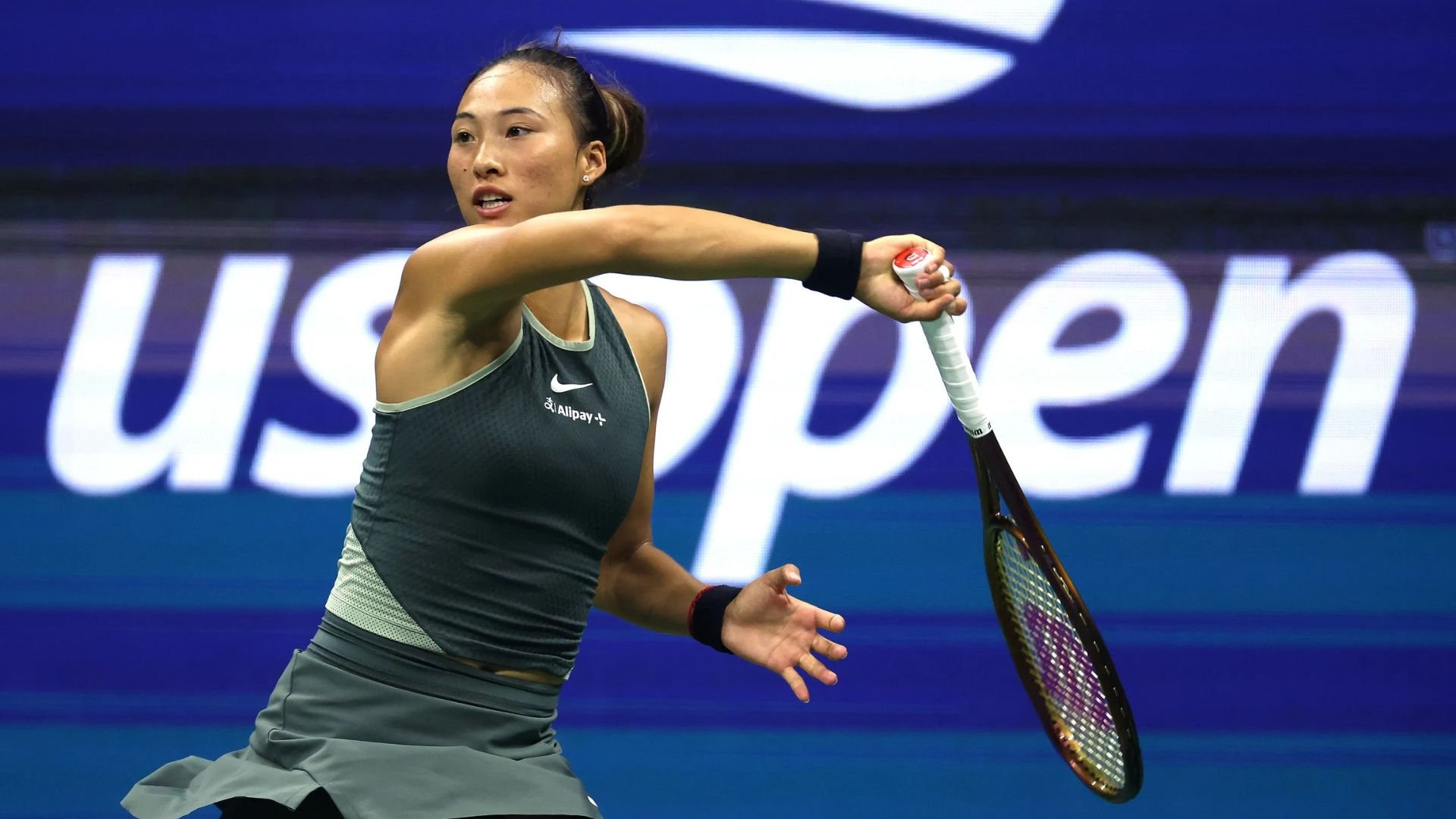 Feature image of Zheng Qinwen Reaches US Open Quarter-Finals, Overcoming Racial Slur