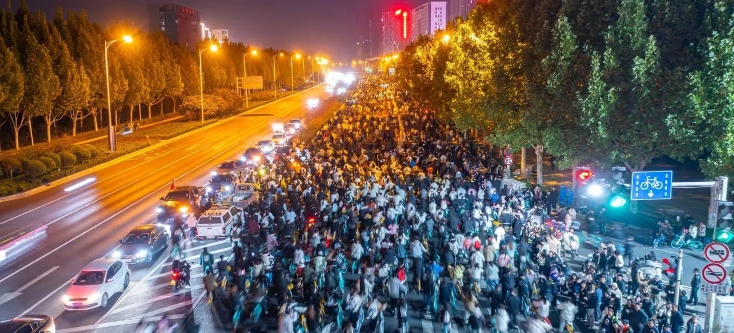 Feature image of Why Did 1000s of Chinese Students Bike Overnight for Dumplings?