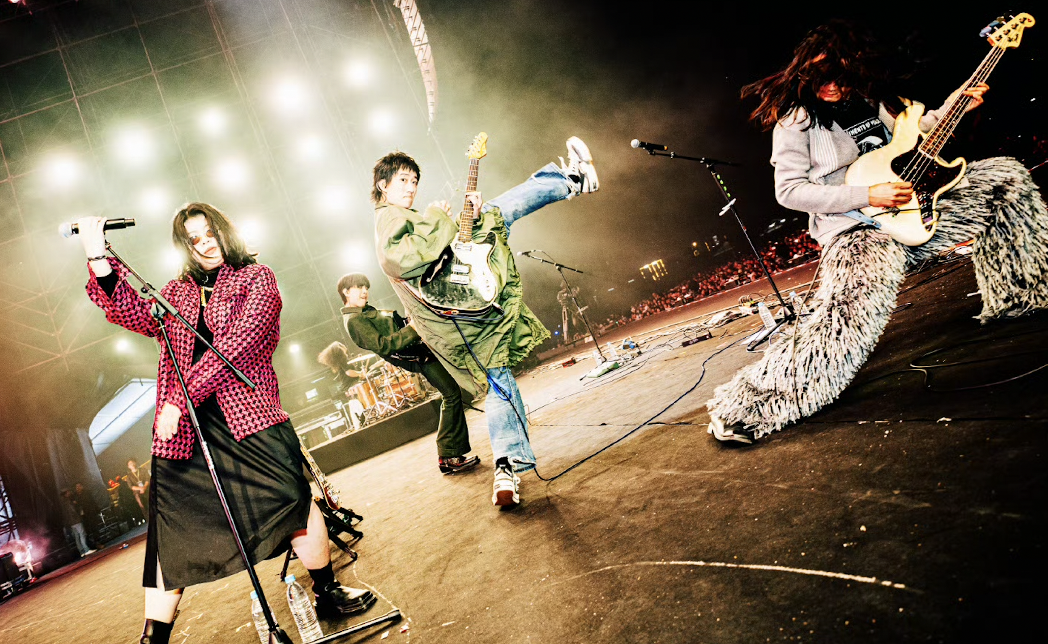 Feature image of The Rise of Internet Famous Bands: Musicians or Music Influencers?